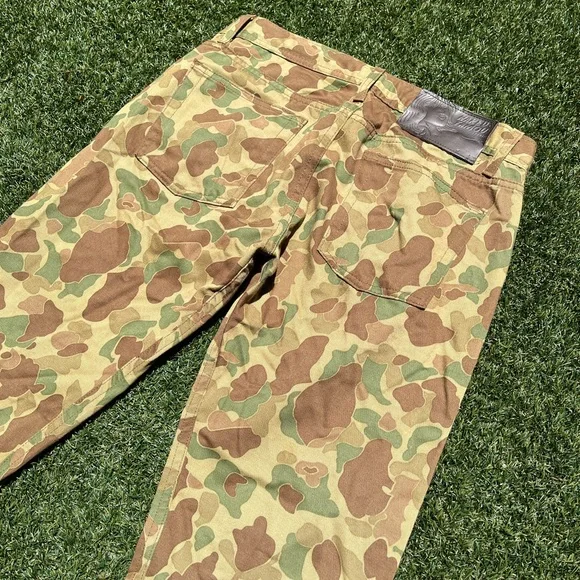 VTG 2012 Fall Weird Guy Naked & Famous Camo Pants - Picture 4 of 8